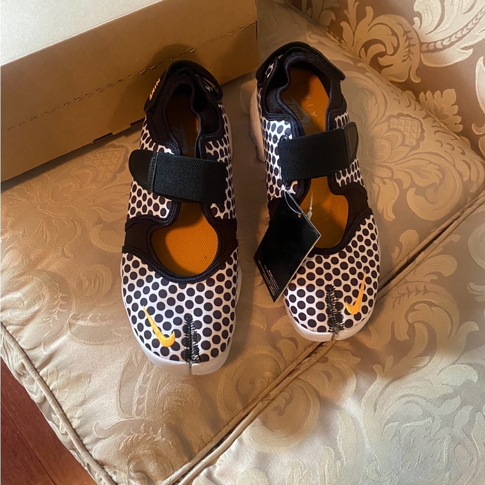 Nike Air Rift Sneaker - Polka dot - Size 10 - NWT